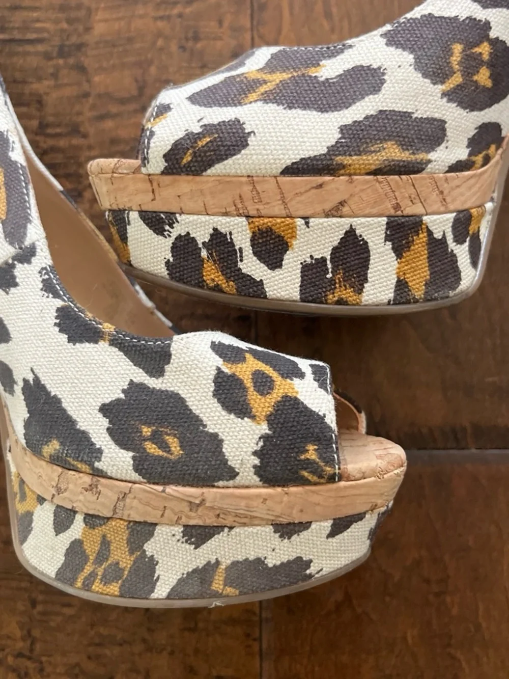Guess leopard cheetah print sling back platform heels Sz. 8